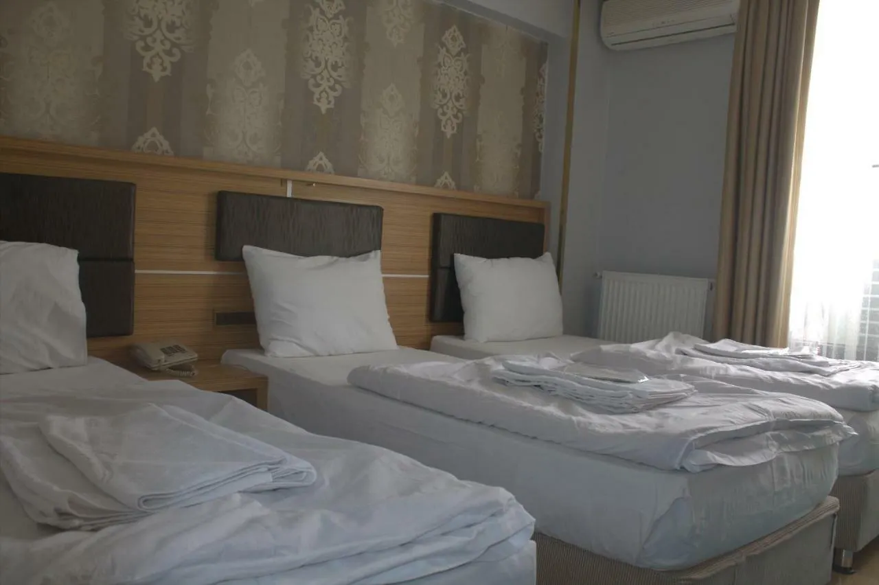 Grand Lara Hotel İstanbul 2*,