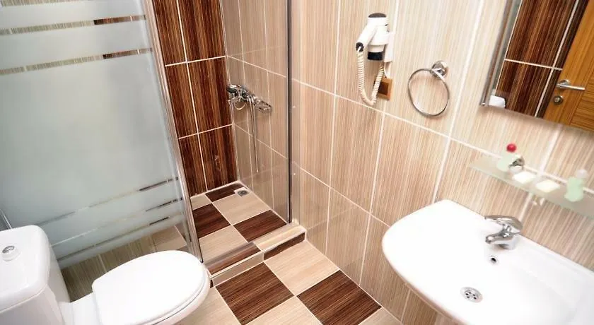 Grand Lara Hotel İstanbul 2*,